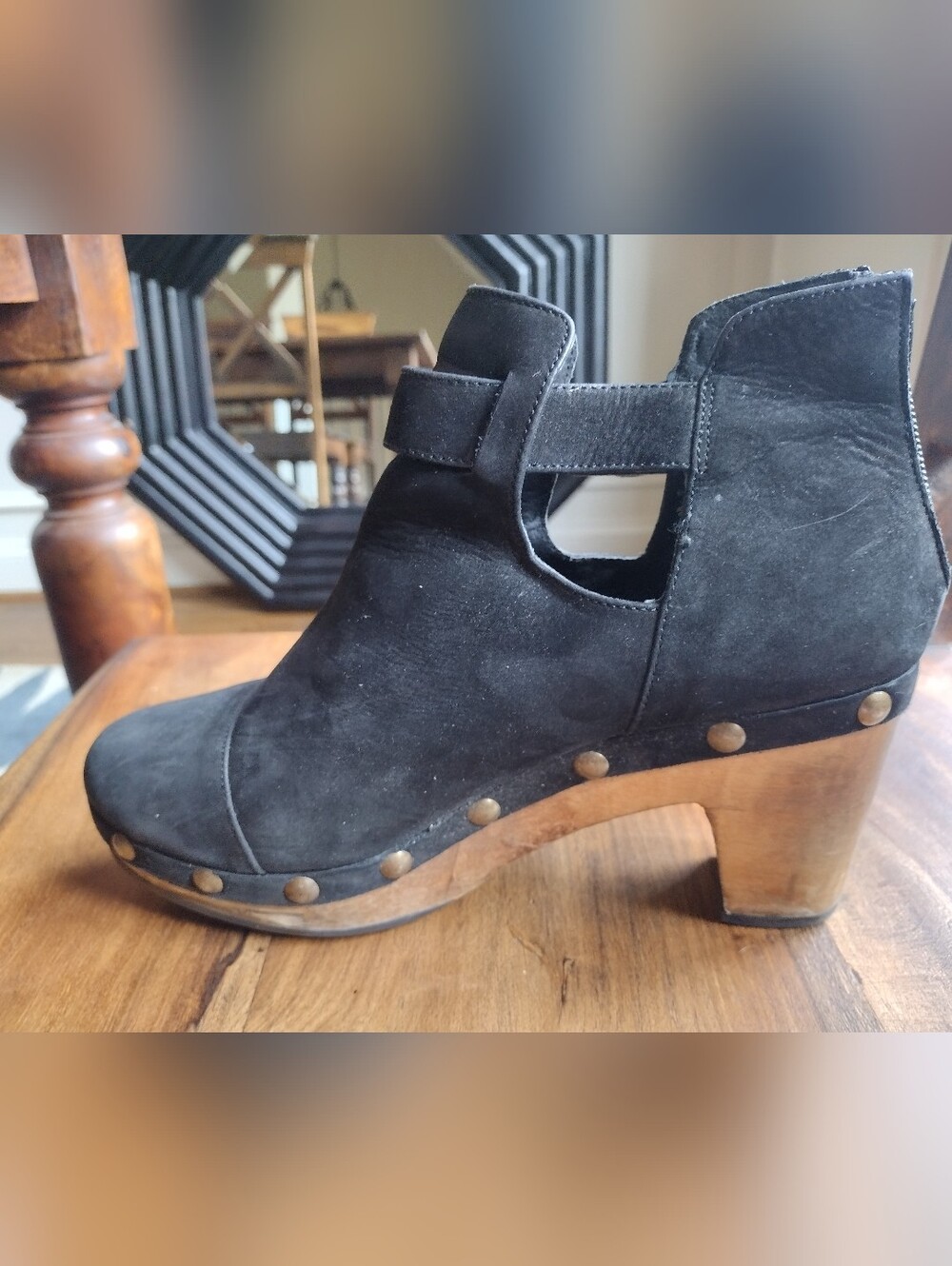 Five Worlds Black Leather Studded Clogs Size 9.5 - Picture 2 of 7